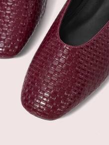 CUCCOO DOLLMOD 酒红色圆头芭蕾平底鞋，带可调节绑带，舒适一脚蹬日常休闲乐福鞋，适合女士