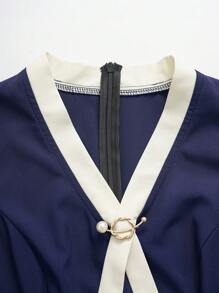 EMERY ROSE Women V-Neck Contrast Button Embellished Short Sleeve Top - Navy Blue - View 5