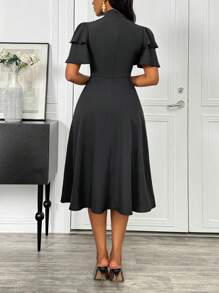 Lyxana Vestido evasé de mujer elegante con cuello redondo, cintura entallada, doble capa de volantes en las mangas y unicolor