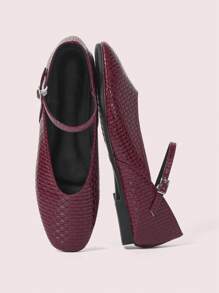 CUCCOO DOLLMOD 酒红色圆头芭蕾平底鞋，带可调节绑带，舒适一脚蹬日常休闲乐福鞋，适合女士