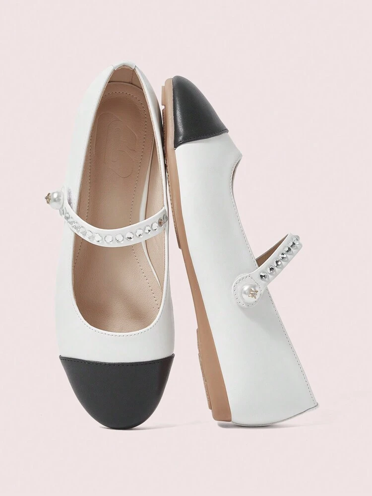 CUCCOO DOLLMOD Women's Fashion Cute Black & White Patchwork Chain Round Toe Flat Shoes, Comfortable Casual For Work, Dating, Shopping Valentine's Day