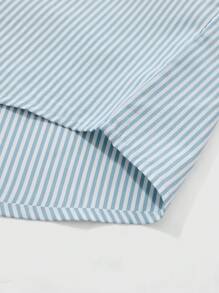 Camisa casual de manga corta con botones delanteros y estampado de letras Manfinity EMRG para hombres, para uso diario, camisa de vestir para hombres, estilo urbano - Azul - Ver 5