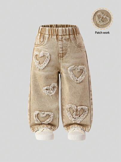 SHEIN Playful Pals Pantalones anchos de mezclilla para bebés niñas con parche bordado en forma de corazón, cintura elástica y lavar claro, los mejores looks de moda diaria