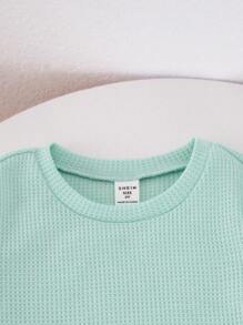 SHEIN 2 Stücke/Set Kleine Mädchen Lässig Kleine Mädchen T-Shirt mit Buchstaben Muster Rundhalsausschnitt Kurzarm und Shorts Set