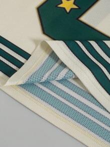 Manfinity Sporsity Conjunto informal de 2 piezas para hombre compuesto por camiseta de cuello en V con estampado de número y águila, y pantalones cortos con cordón en la cintura