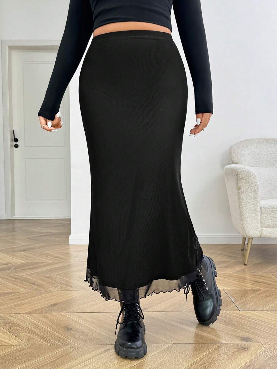 SHEIN EZwear 大码纯色简约修身半身裙，休闲日常穿着