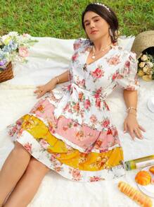 SHEIN LUNE Damen Große Größen Boho Blume Muster V-Ausschnitt Ballonärmel elegantes kurzes Kleid, für den Sommer - Verschiedenfarbig - Übersicht 1