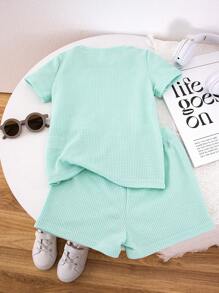 SHEIN 2 Stücke/Set Kleine Mädchen Lässig Kleine Mädchen T-Shirt mit Buchstaben Muster Rundhalsausschnitt Kurzarm und Shorts Set