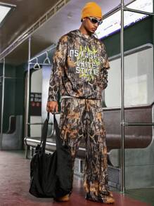 Manfinity EMRG 男士时尚树枝和字母印花休闲连帽衫和运动裤套装 - 彩色 - 查看 5