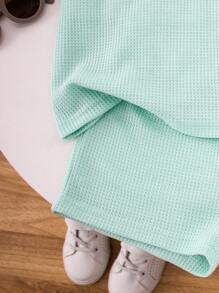 SHEIN 2 Stücke/Set Kleine Mädchen Lässig Kleine Mädchen T-Shirt mit Buchstaben Muster Rundhalsausschnitt Kurzarm und Shorts Set