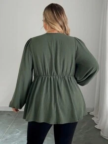 SHEIN CURVE+ Curve Plus 法式设计休闲扭纹下摆 A 字长袖衬衫，绿色上衣