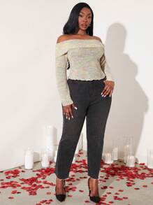 SHEIN SXY Blusa de manga larga ajustada con hombros descubiertos, de punto suave a rayas negras y blancas, con decoración de lentejuelas, apropiada para noches de citas, cumpleaños, despedidas de soltera y otros usos casuales y de salida, que realza la figura, en talla grande para mujeres, para primavera/verano