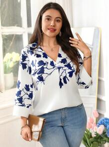 SHEIN LUNE Blusa casual de manga corta con cuello en V y estampado floral, talla grande para mujer, adecuada para Año Nuevo, Día de San Valentín, Acción de Gracias, Navidad, Pascua, fiestas, Nochevieja, fiesta de Navidad, decoración navideña, ropa de casa navideña, vacaciones de primavera