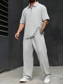 Manfinity Homme 大码男式纯色短袖拉链半襟 Polo 衫和裤子套装 - 淺灰色 - 查看 3