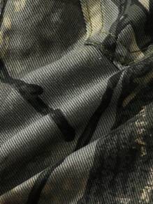 SHEIN 年轻男孩酷炫休闲多口袋松紧腰树枝印花洗水牛仔工装短裤 - 彩色 - 查看 4