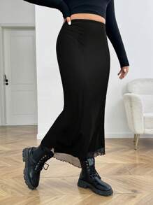 SHEIN EZwear 大码纯色简约修身半身裙，休闲日常穿着