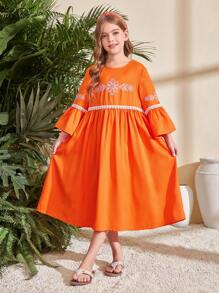 SHEIN Vestido con cuello redondo, mangas de volantes, decoración de cinta de contraste y bordado suelto para niñas preadolescentes - Naranja - Ver 5