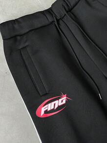 Manfinity Sporsity Men's Streetwear Academy INS Black Sweatpants With White Striped Color Block Design, Men's Striped Drawstring Waist Loose Fit Athletic Style Casual Sweatpants,Men's Black Sports Pants With Streamlined White Stripes And Red Letter Logo, Simple And Neat Design, Full Of Sporty Feeling. Suitable For Outdoor Sports And Leisure Occasions.