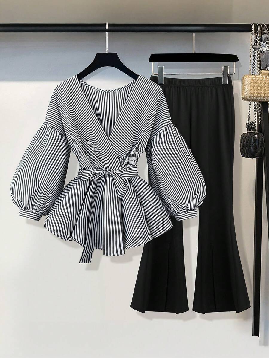 SHEIN LUNE 2 件套大码女式波西米亚风条纹灯笼袖衬衫和喇叭裤套装，适合夏季 - 黑與白 - 查看 1