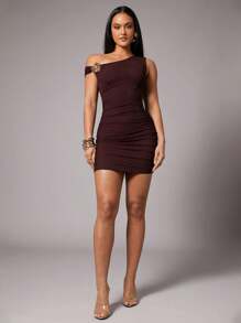 Silquee Đầm ngắn thanh lịch không tay hai dây màu đỏ tía & đỏ thẫm cho nữ, cổ bẻ hai lớp, vai chéo, trang trí kim loại bất đối xứng, thích hợp cho tiệc cocktail, buổi hẹn hò lãng mạn, tiệc trang trọng, đám cưới, phù dâu, váy dạ hội, Halloween, ngày lễ Giáng sinh, ngày lễ tình nhân - Màu Đỏ Sâu - Xem 3