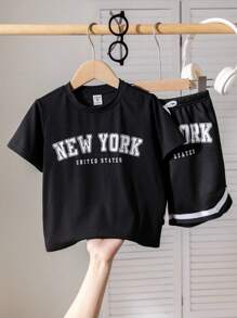 SHEIN Leap Crew 2 件套年轻男孩时尚百搭休闲英伦印花短袖 T 恤和条纹拼接短裤套装，适合春夏季、日常、运动、郊游、学校、派对、节日、摄影 - 黑色 - 查看 4