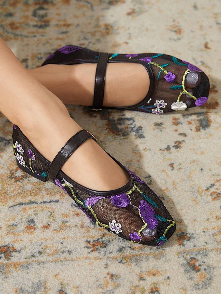 CUCCOO TILAWA 女士优雅刺绣网眼平底鞋 - 黑色 - 查看 1