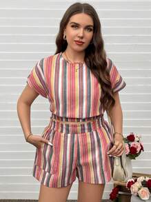 SHEIN LUNE Conjunto de 2 piezas de mujer talla grande con camisa de cuello redondo de mangas de murciélago a rayas y pantalones cortos, informal para el verano