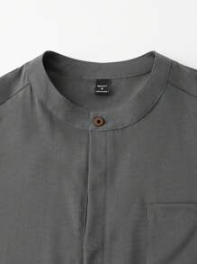 Manfinity Homme Set de 2 piezas de uniforme médico con camisa de manga corta de botones delanteros de unicolor con bolsillo y pantalón largo para hombres