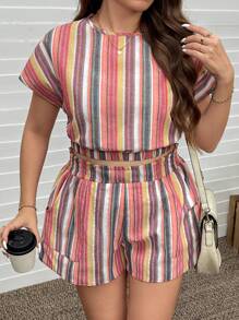 SHEIN LUNE Conjunto de 2 piezas de mujer talla grande con camisa de cuello redondo de mangas de murciélago a rayas y pantalones cortos, informal para el verano