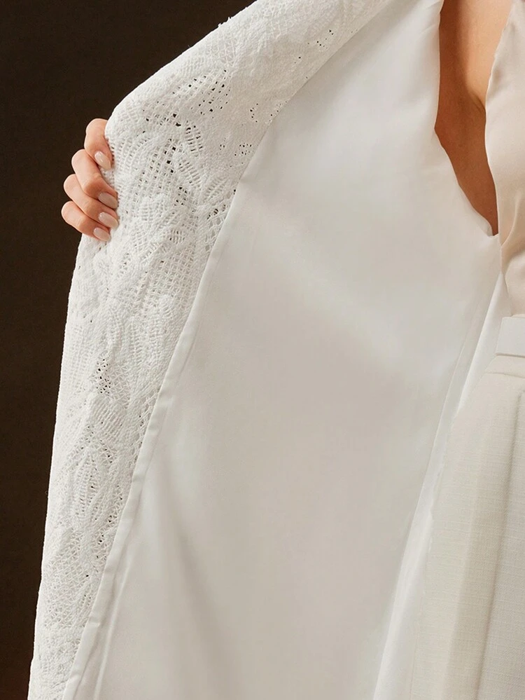 Abrigo trench de dama de unicolor elegante con diseño de bolsillo de encaje