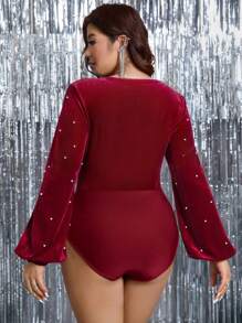 SHEIN Clasi Bodys de mujer de talla grande de unicolor de terciopelo con cuello de perlas