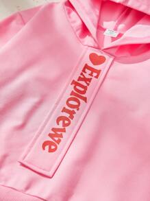 SHEIN 1-Piece Girls' Hoodie With A City Casual Style, Featuring Long Sleeves And Valentine's Day Heart Text Pattern. Suitable For Outings, Festivals, Gatherings, And Daily Wear In Various Scenarios.
