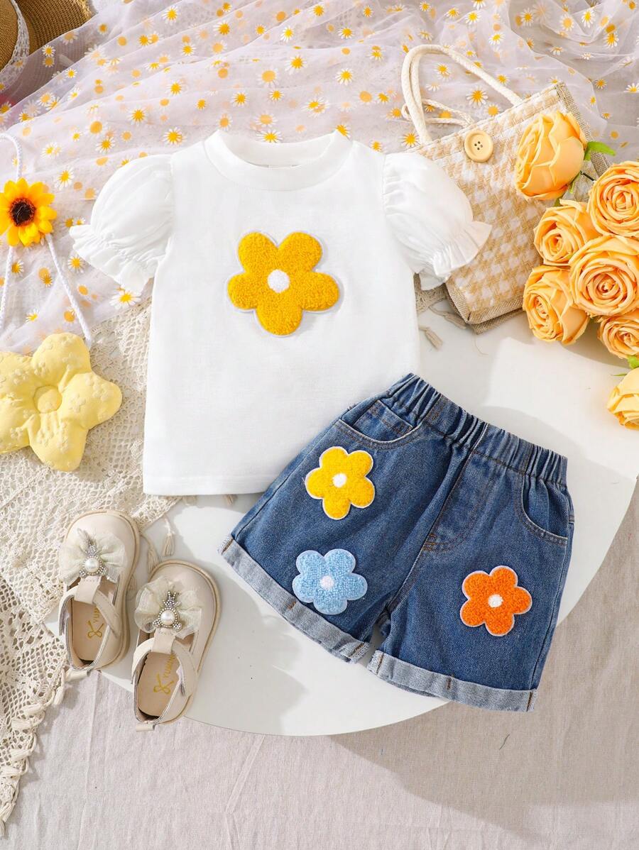 SHEIN 2pcs/Set Baby Girl Spring&Summer Casual Style, Short Puff Sleeves Flower Shape Embroidery Top&Short Jeans