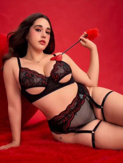 Goth Set sexy da lingerie da 3 pezzi, con reggiseno impunito con ricamo rosa gotico, perizoma a triangolo e fascia reggicalze, taglie comode