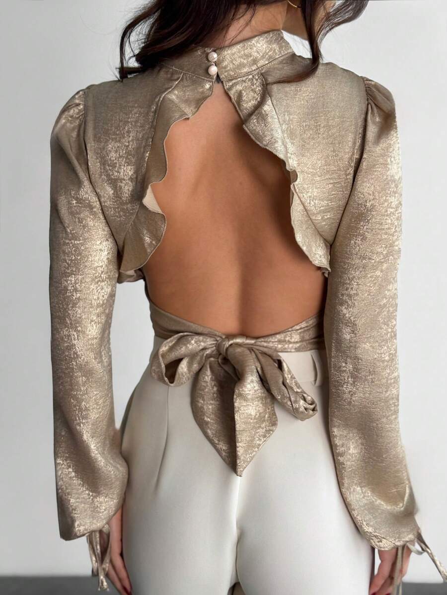 Firerie Blusa corta de mujer elegante para el trabajo con mangas atadas y recorte de volantes dorados, con espalda descubierta - Dorado - Ver 1
