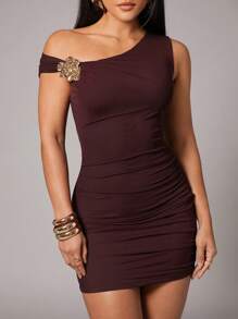 Silquee Đầm ngắn thanh lịch không tay hai dây màu đỏ tía & đỏ thẫm cho nữ, cổ bẻ hai lớp, vai chéo, trang trí kim loại bất đối xứng, thích hợp cho tiệc cocktail, buổi hẹn hò lãng mạn, tiệc trang trọng, đám cưới, phù dâu, váy dạ hội, Halloween, ngày lễ Giáng sinh, ngày lễ tình nhân - Màu Đỏ Sâu - Xem 4