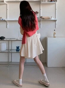 DAZY Robe courte cintrée à la taille avec col et boutons pour femmes, blanche, robe drapée pour le printemps/l'été/l'automne. Robe de graduation blanche, robe de style laitière, robe-chemise