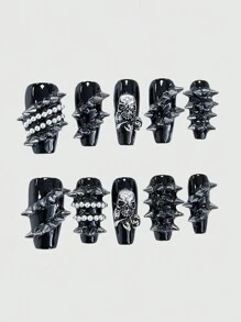 ROMWE Grunge Punk 10 piezas de uñas postizas hechas a mano estilo oscuro de Halloween con calavera y remaches + 3 hojas de adhesivo doble cara, pegatinas para uñas con diseño gótico de cruz Y2K, decoraciones para uñas extraíbles de color contrastado pintadas a mano, adecuadas para fiestas, bailes y uso diario
