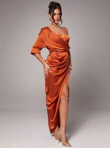 Silquee 女士优雅派对纯色优质焦糖色露肩连衣裙，不对称领口，内置胸罩杯，垂褶设计，高开衩，适合鸡尾酒会、浪漫约会、正式派对、婚礼、伴娘服、晚礼服、万圣节、圣诞节、情人节