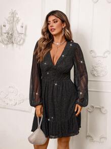 SHEIN VCAY فستان ساتان مزركش ذو أكمام فوانيس وياقة عميقة نسائي مقاسات كبيرة للمناسبات الرومانسية كعيد الحب