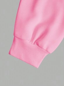 Conjunto de 2 piezas para niña preadolescente que incluye sudadera con cuello redondo con estampado de arco e impresión floral "Dios es bueno" y pantalones acampanados de cintura alta con estampado de arco