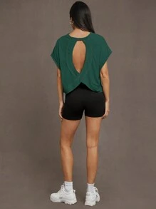 SHEIN Essnce Damska koszulka z krótkim rękawem w jednolitym kolorze z wycięciami - Ciemnozielony - Zobacz 4