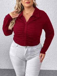 SHEIN CURVE+ Koszulka damska z plisowanym kołnierzykiem i dopasowanym T-shirtem w dużym rozmiarze
