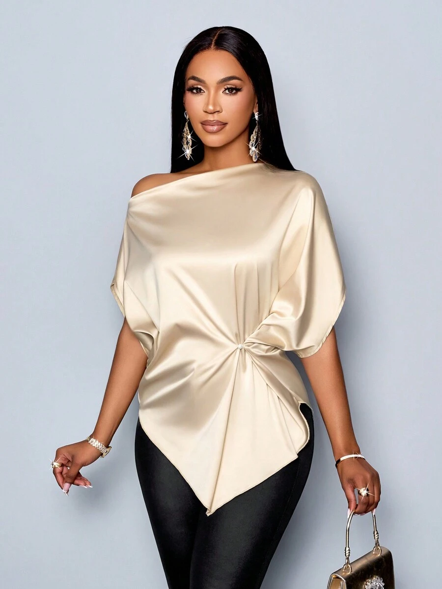 SOLERSUN Blusa de Cetim com Manga Morcego e Gola Assimétrica, Elegante, com Babado Peplum para Mulheres - Champanhe - Visão 1