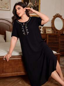 加大码简约几何刺绣系带柔软舒适编织休闲睡袍，Moo Moo