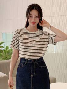 DAZY Camiseta suelta casual de mujer con rayas, nuevo modelo de verano para festival de música