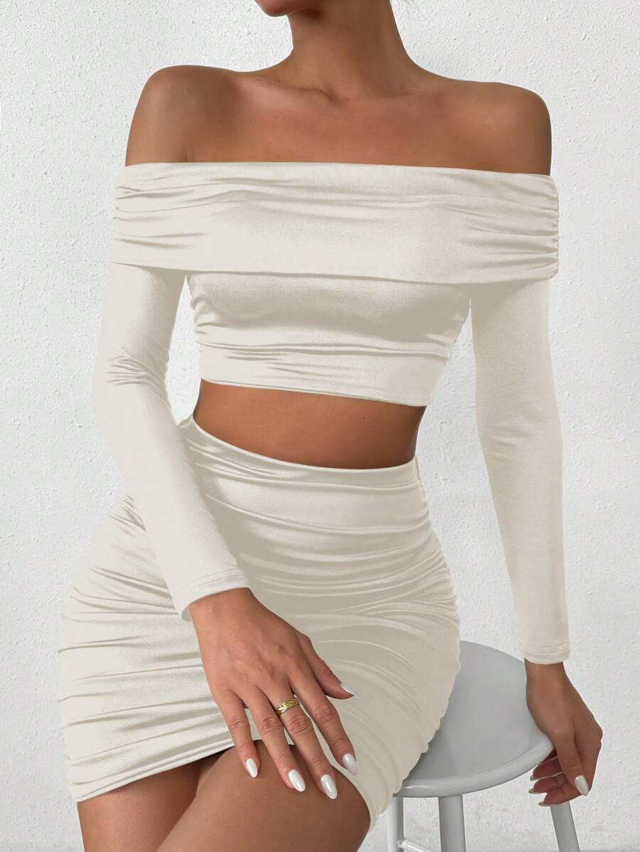 Allurite Set de 2 piezas para mujer: Top corto de manga larga con hombros descubiertos y falda lápiz de cintura alta - Beis - Ver 1