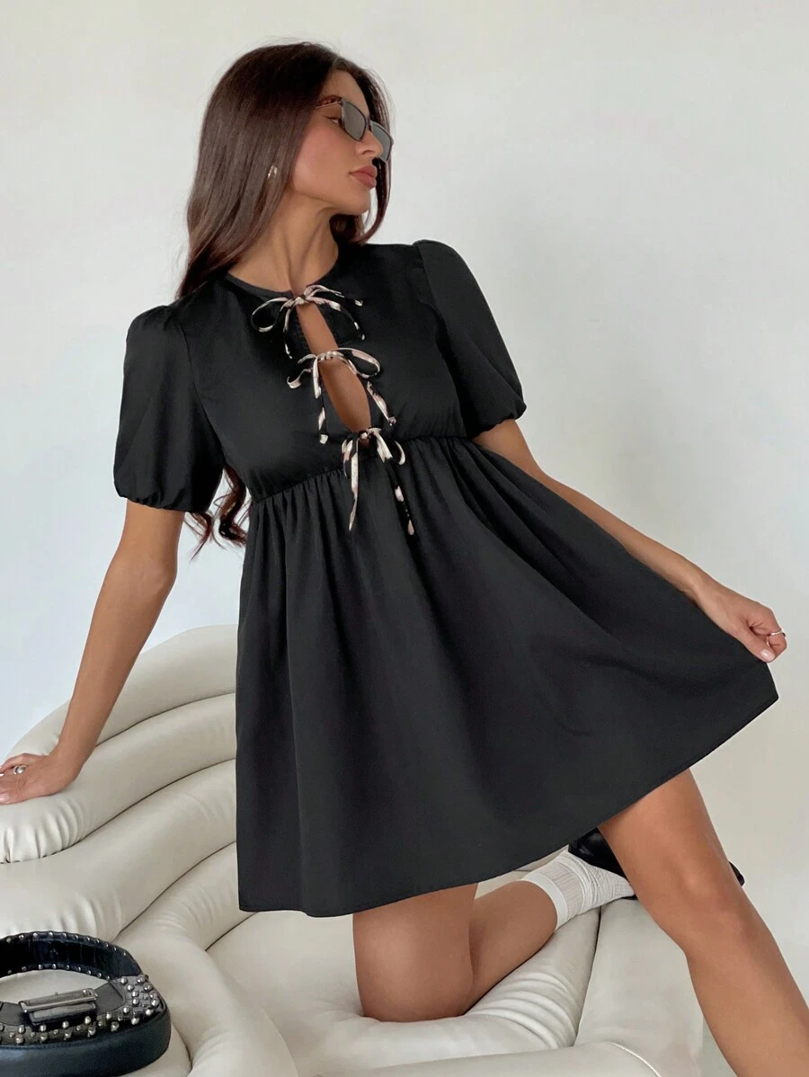 SHEIN Essnce 女式春夏休闲豹纹领带罩衫连衣裙豹纹系带泡泡袖荷叶边下摆迷你连衣裙情人节情人服装度假连衣裙新年女装 - 黑色 - 查看 1