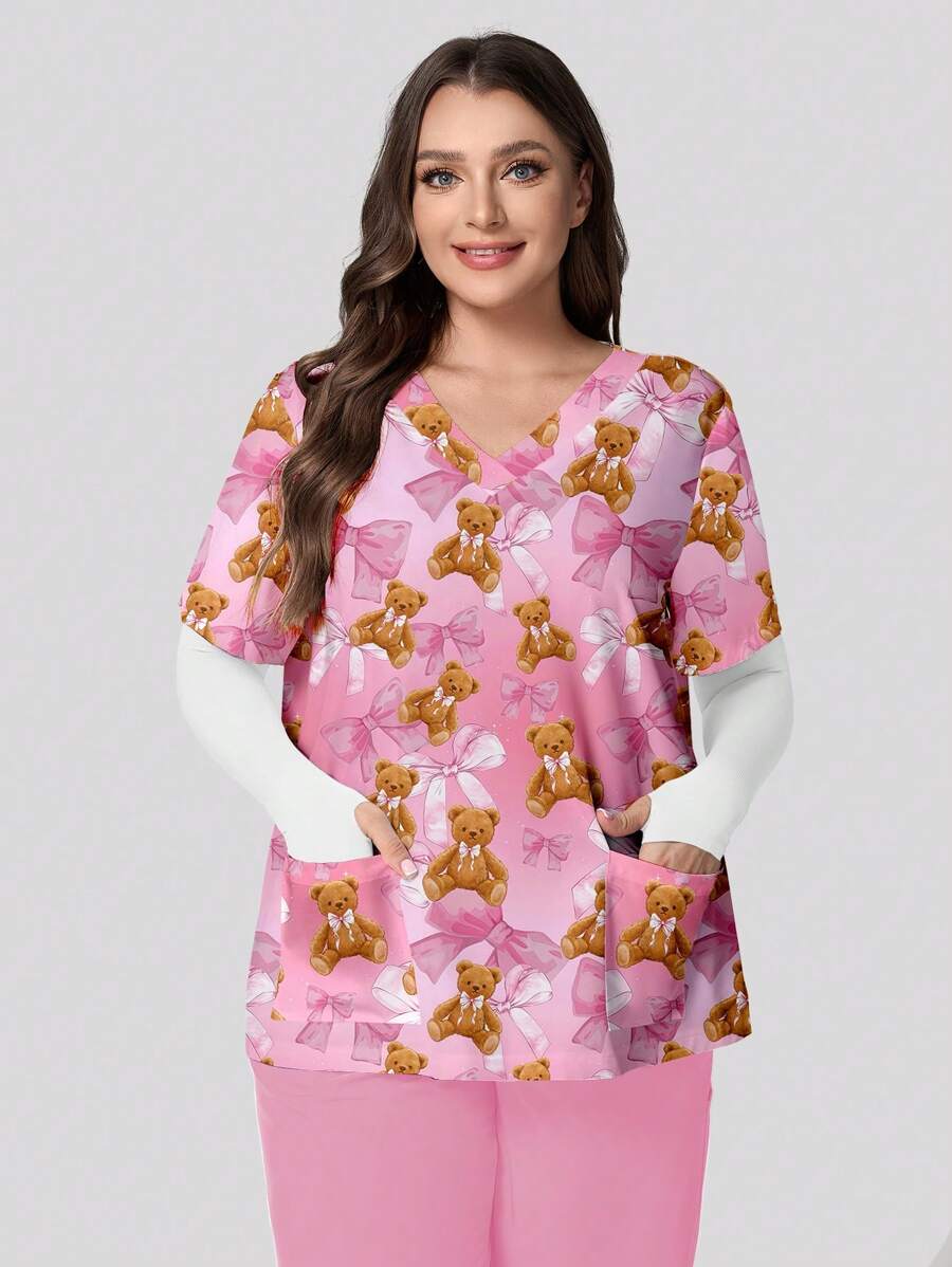 PopScrub 卡通可爱粉色蝴蝶结泰迪熊和吉祥印花大码 V 领短袖口袋护士/医生手术服上衣，手术服套装手术服套装护士连衣裙手术服上衣手术服裤子实验室外套手术服外套 - 粉色 - 查看 1