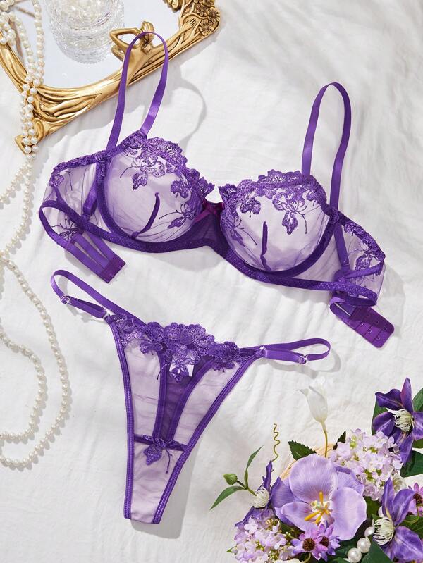 Set de lenjerie mov, elegant, brodat floral, transparent